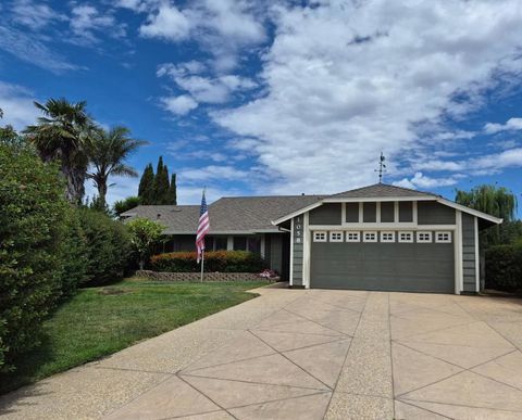 Photo of 1058 Zinfandel Circle, Gonzales, CA 93926 (MLS # ML82055072)