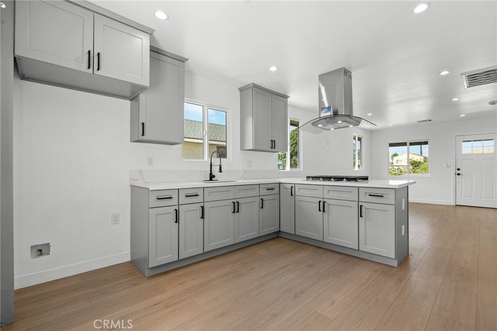 3818 Crawford