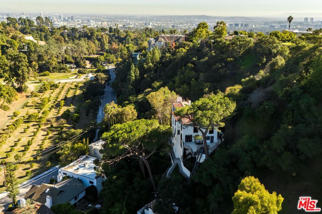 1301 N Beverly Drive