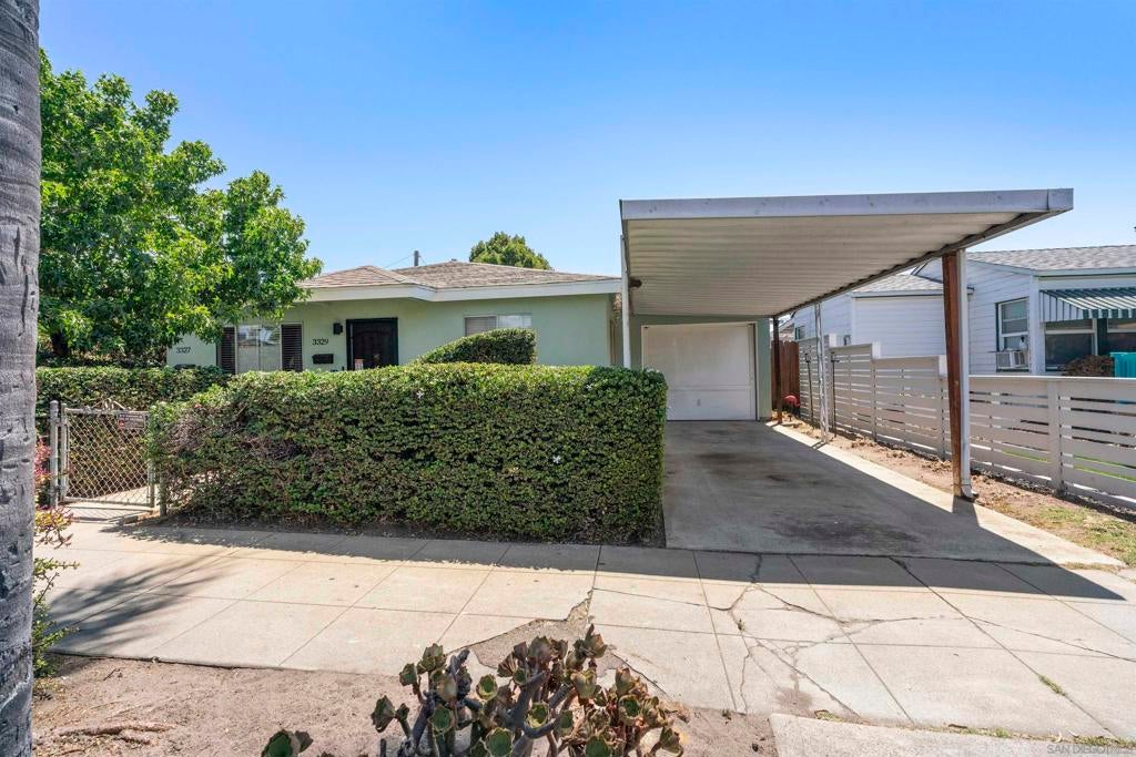 3327 3329 N 41St