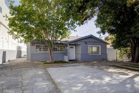 Photo of 14918 Wyandotte ST, Van Nuys, CA 91405 (MLS # BB26099872)