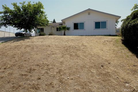 Photo of 2425 Castle Drive, Bakersfield, CA 93306 (MLS # WS26103073)