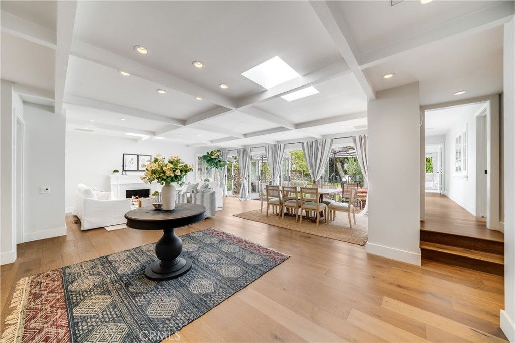 Photo of 360 Diamond St, Laguna Beach, CA 92651 (MLS # LG25265213)