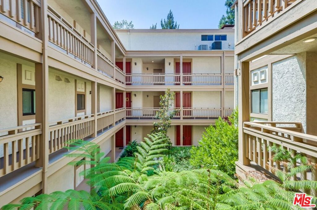 Properties 2 3480 Barham Boulevard 226