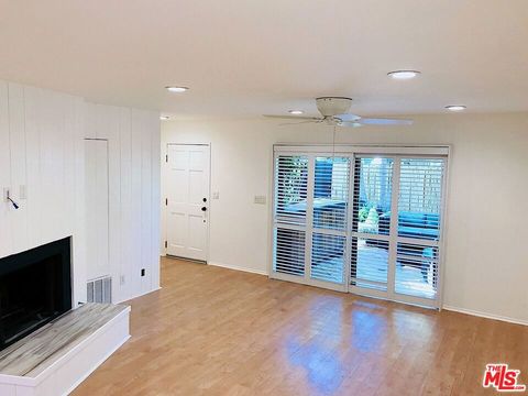 Photo of 2344 Ocean Avenue, Venice, CA 90291 (MLS # 26661071)