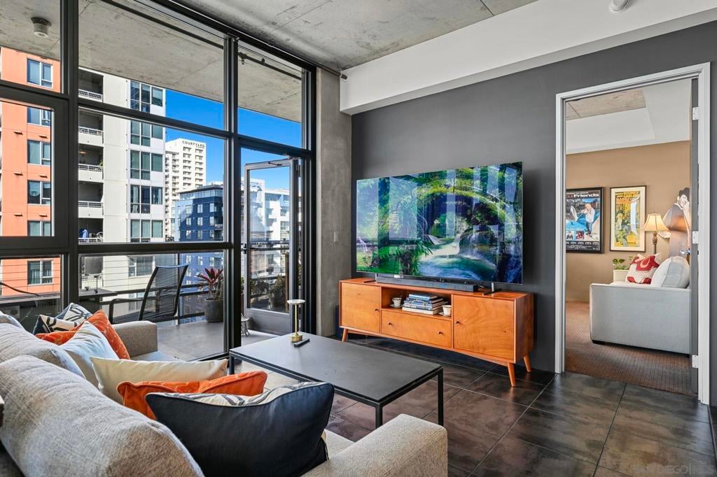 1494 Union St 905