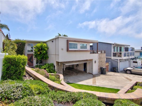 Photo of 1080 Noria ST, Laguna Beach, CA 92651 (MLS # PW26130504)