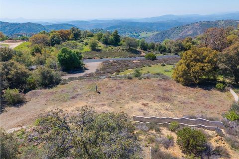 Photo of 3318 Black Oak Ln Ln, Julian, CA 92036 (MLS # 250026033SD)