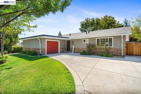 Photo of 1280 Tulip Way WAY, Livermore, CA 94551 (MLS # 41143090)
