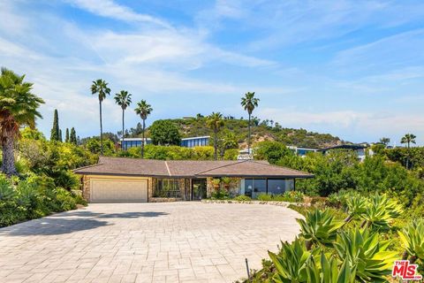 1080 Wallace Beverly Hills CA 90210