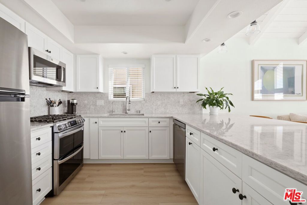 109 Los Robles Street