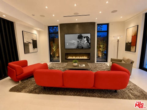 Photo of 8741 Dorrington Avenue, West Hollywood, CA 90048 (MLS # 26858317)