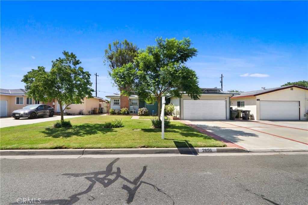2856 W Rowland Circle