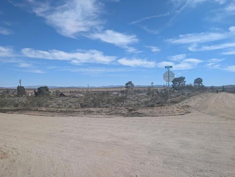 Photo of 0 Ripon Avenue, Yucca Valley, CA 92284 (MLS # 219144918DA)