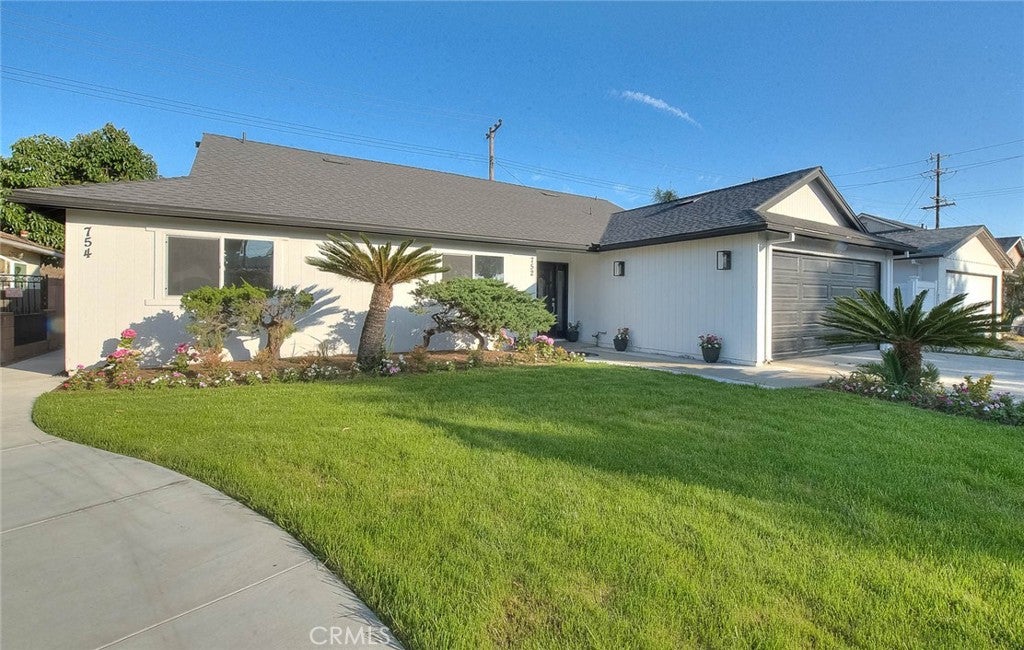 752 -754 Rio Del Sol Avenue