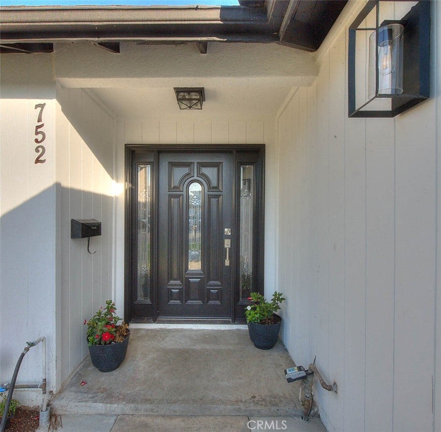 752 -754 Rio Del Sol Avenue