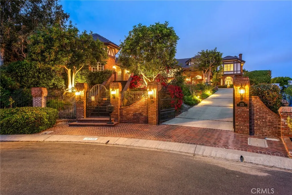 Laguna Hills, California 92653, United States, 6 Bedrooms Bedrooms, ,8 BathroomsBathrooms,Residential,Active,141255