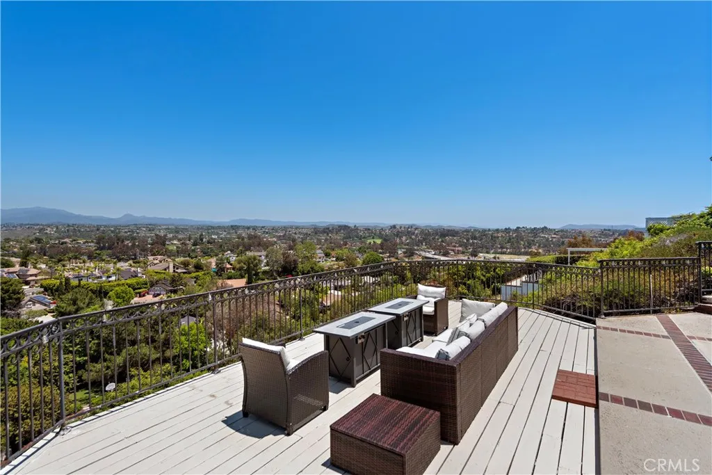 Laguna Hills, California 92653, United States, 6 Bedrooms Bedrooms, ,8 BathroomsBathrooms,Residential,Active,141255