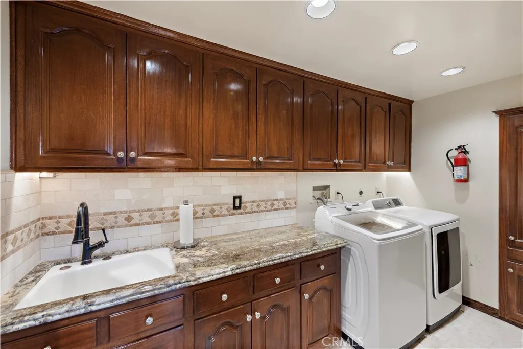 Laguna Hills, California 92653, United States, 6 Bedrooms Bedrooms, ,8 BathroomsBathrooms,Residential,Active,141255