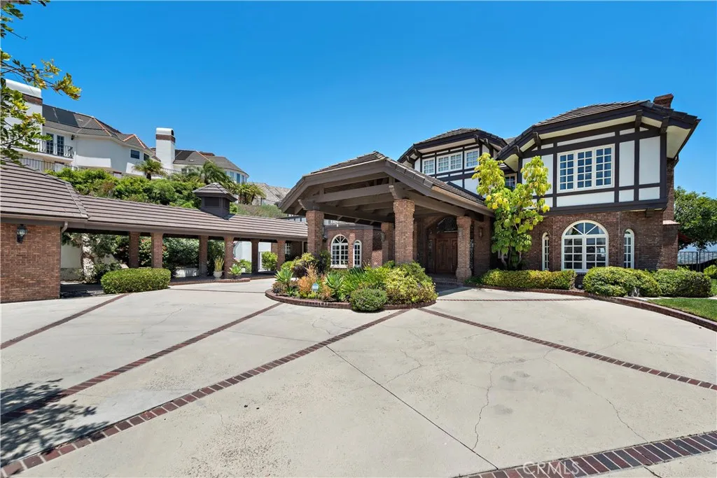 Laguna Hills, California 92653, United States, 6 Bedrooms Bedrooms, ,8 BathroomsBathrooms,Residential,Active,141255