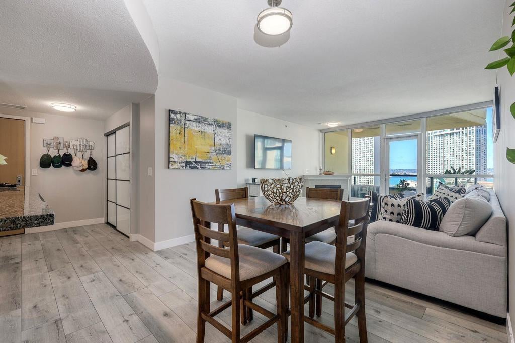 510 1st Ave 1605