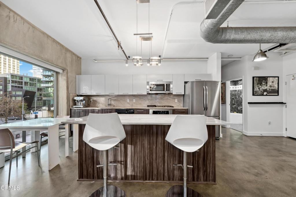 645 W 9th Street 200