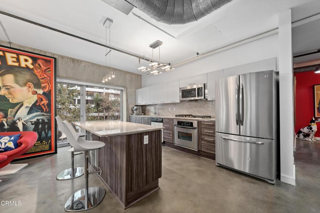 645 W 9th Street 200