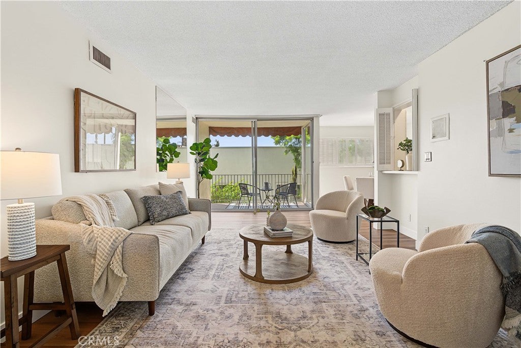 1539 N Laurel Avenue AVE 202, Los Angeles CA 90046
