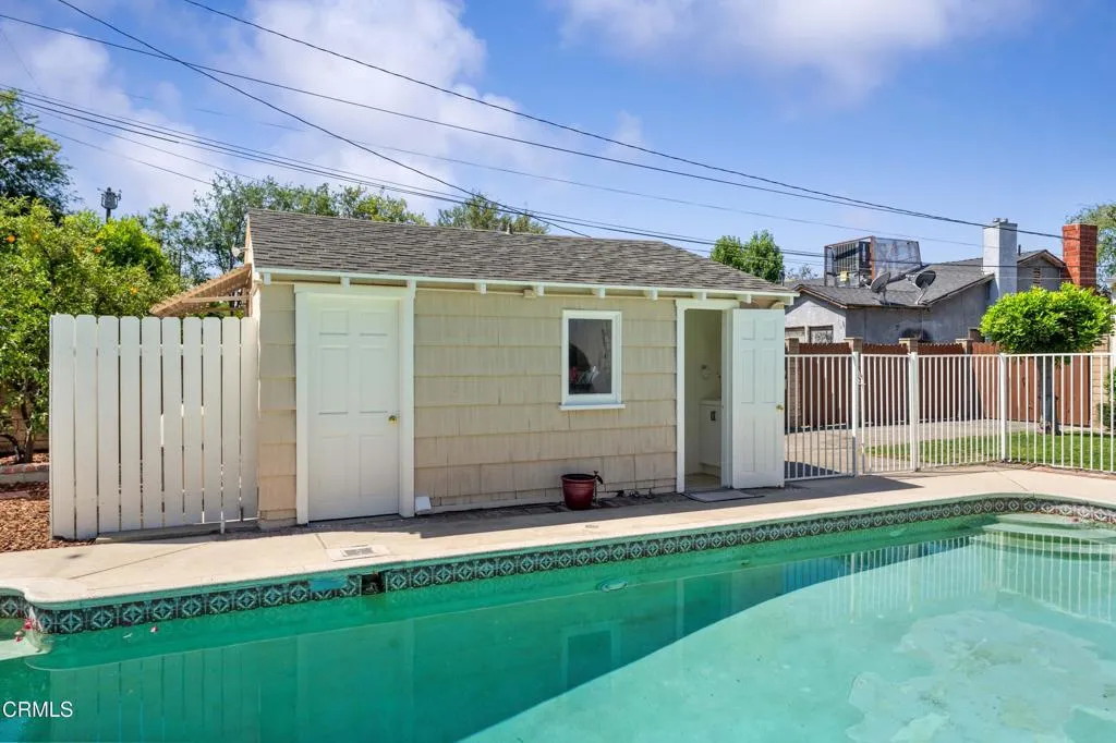 Pasadena, California 91107, United States, 2 Bedrooms Bedrooms, ,2 BathroomsBathrooms,Residential,Active,193493