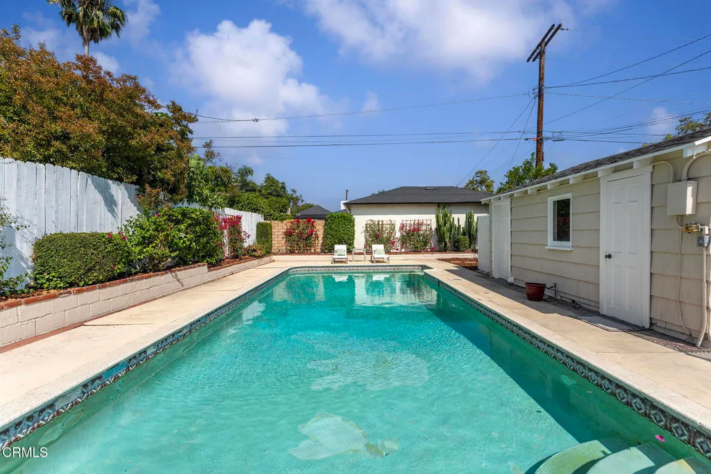 Pasadena, California 91107, United States, 2 Bedrooms Bedrooms, ,2 BathroomsBathrooms,Residential,Active,193493