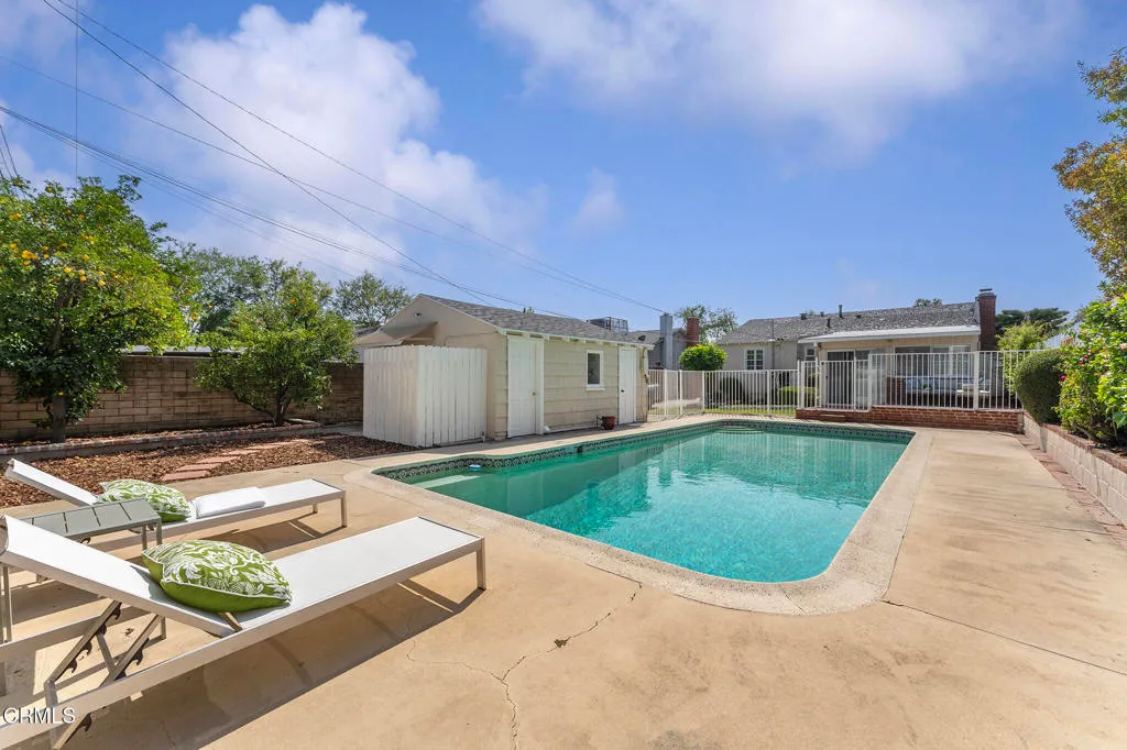 Pasadena, California 91107, United States, 2 Bedrooms Bedrooms, ,2 BathroomsBathrooms,Residential,Active,193493