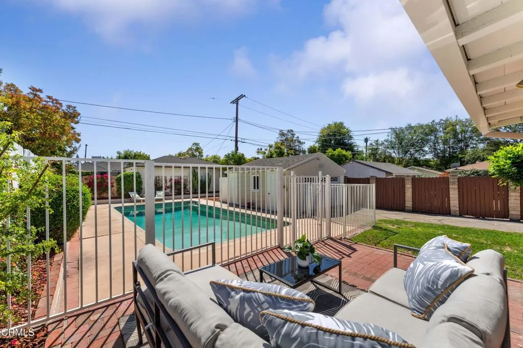 Pasadena, California 91107, United States, 2 Bedrooms Bedrooms, ,2 BathroomsBathrooms,Residential,Active,193493