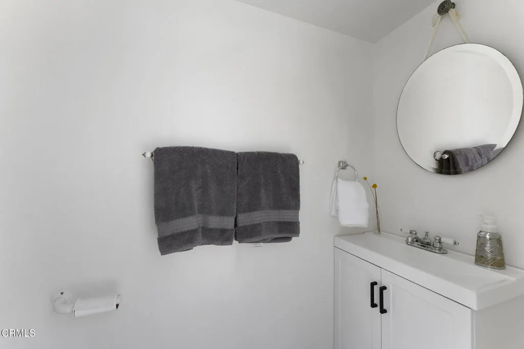 Pasadena, California 91107, United States, 2 Bedrooms Bedrooms, ,2 BathroomsBathrooms,Residential,Active,193493