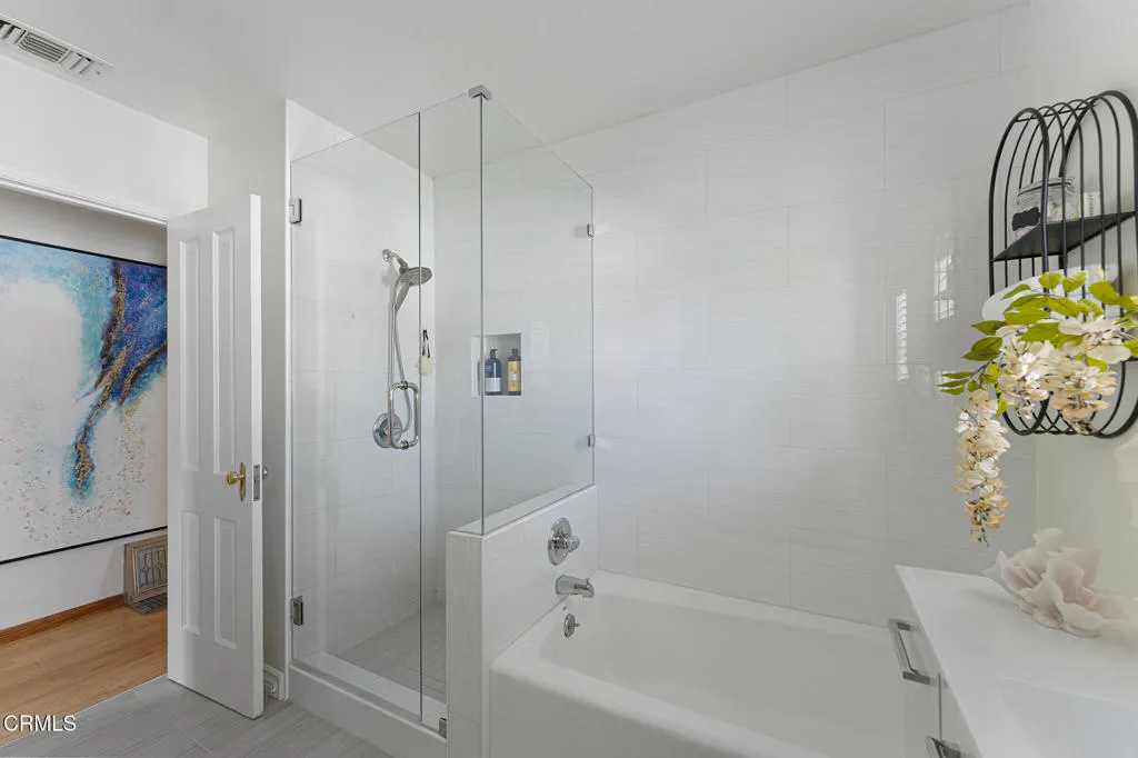 Pasadena, California 91107, United States, 2 Bedrooms Bedrooms, ,2 BathroomsBathrooms,Residential,Active,193493