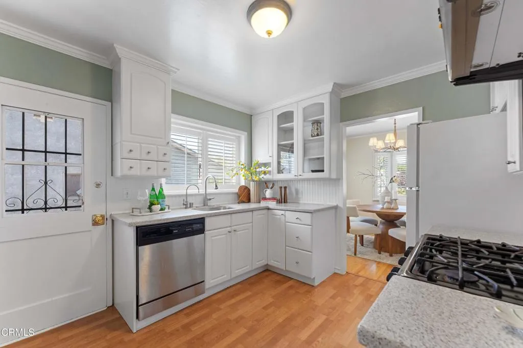 Pasadena, California 91107, United States, 2 Bedrooms Bedrooms, ,2 BathroomsBathrooms,Residential,Active,193493