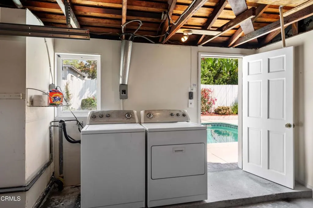 Pasadena, California 91107, United States, 2 Bedrooms Bedrooms, ,2 BathroomsBathrooms,Residential,Active,193493