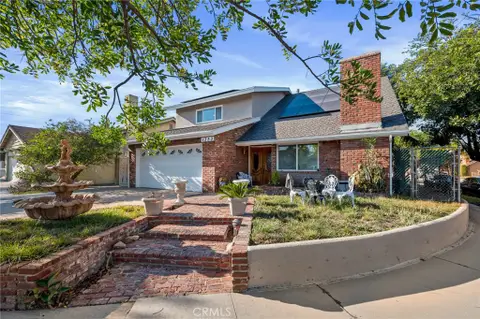 MLS: PV25226921