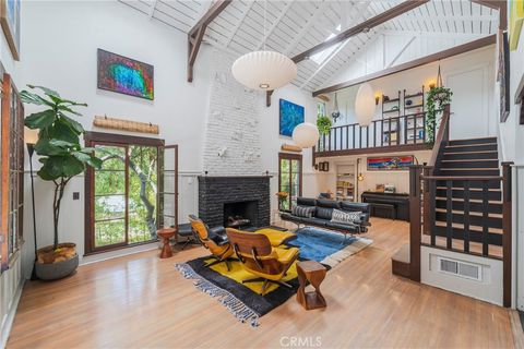 Photo of 9861 Easton Drive, Los Angeles, CA 90210 (MLS # SB26151873)