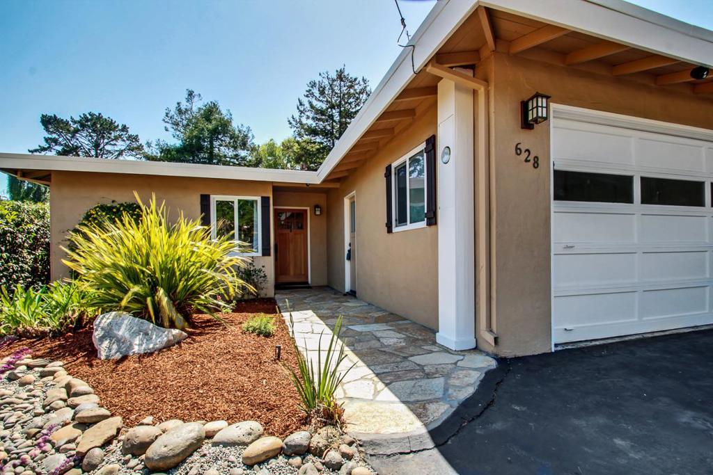 Single level beach bungalow has a perfect flow for indoor-outdoor living, and is located seconds from Hidden Beach and Park. Classic cottage 3/2 and 2 car garage, large lot provides many future possibilities for expansion. Milgard windows,freshly painted inside,refreshed landscaping, granite counters, feels like home!! Could be a nice rental month to month or weekly.