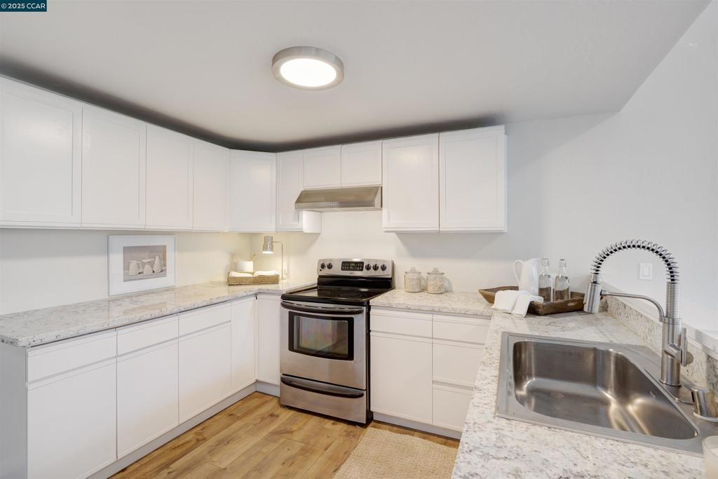 ORINDA PARK - Residential