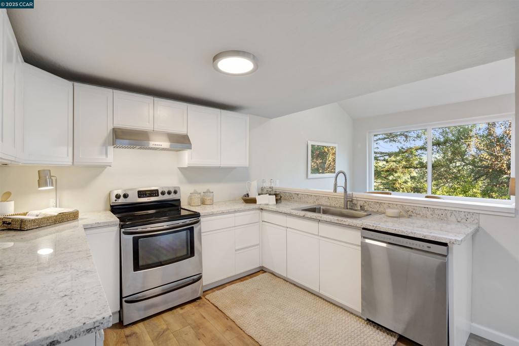 ORINDA PARK - Residential