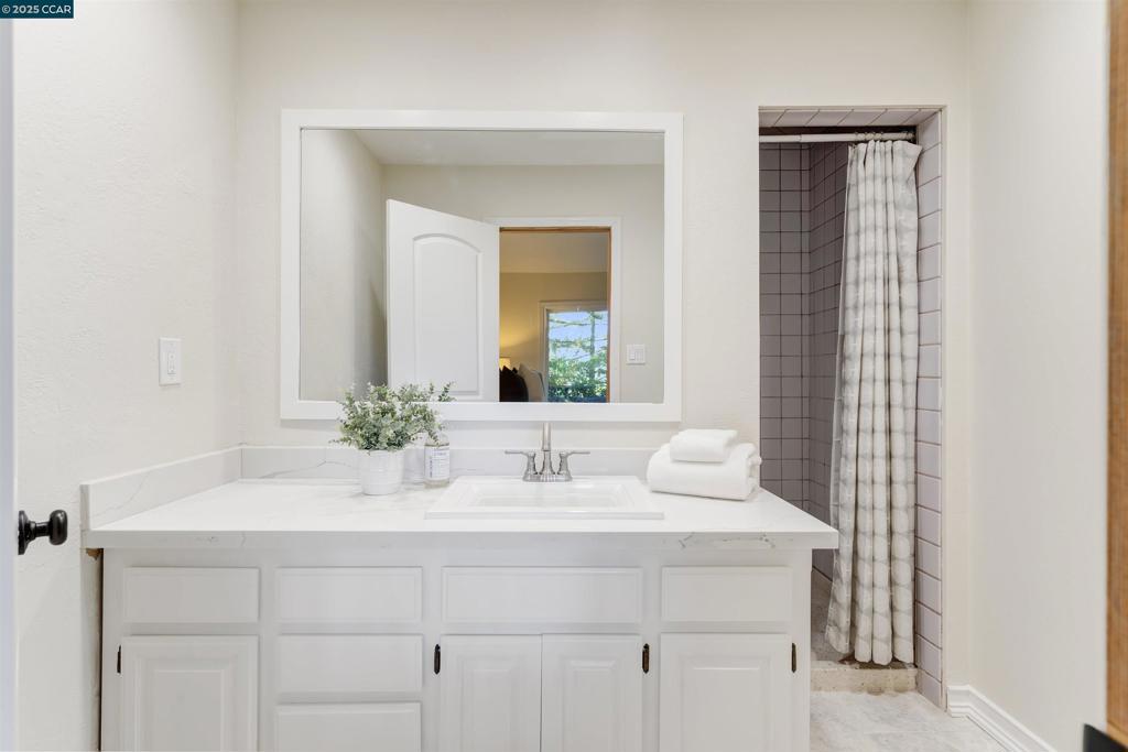 ORINDA PARK - Residential