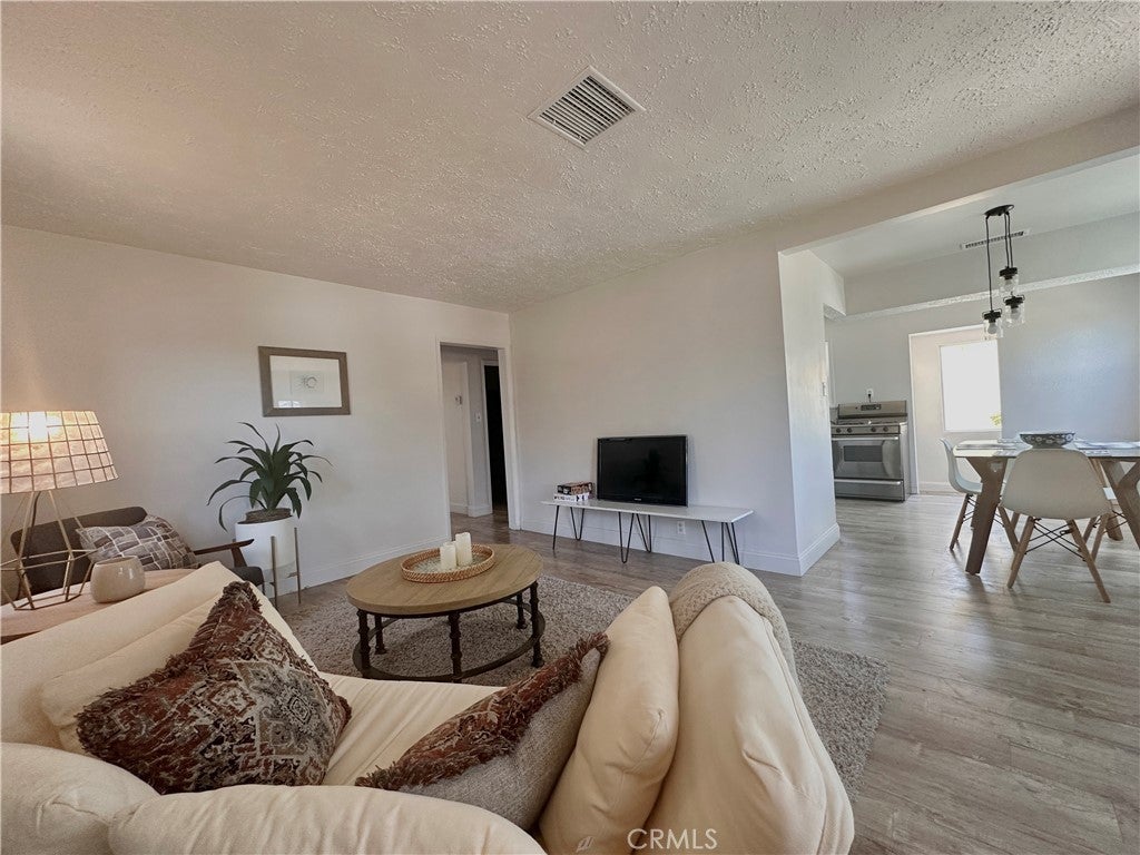 1453 W 215th