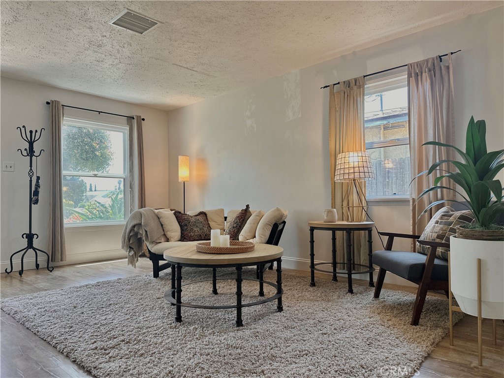 1453 W 215th