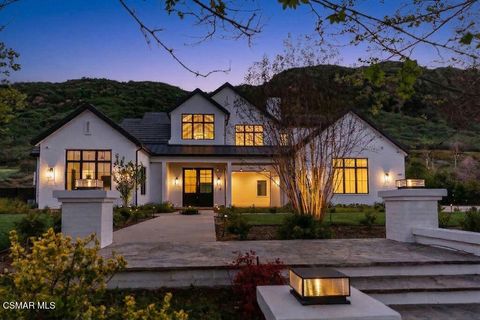 Photo of 2036 Shadow Creek Drive, Agoura Hills, CA 91301 (MLS # 226001127)