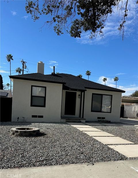 Photo of 8560 Newport Avenue, Fontana, CA 92335 (MLS # CV26019010)