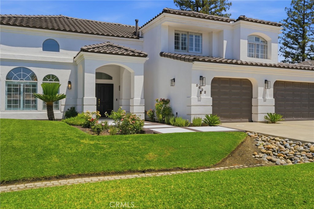 5622 W Prospect