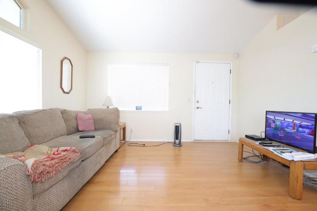 1358 Oakland Road 121