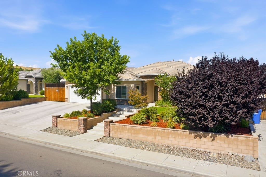 405 Hillard