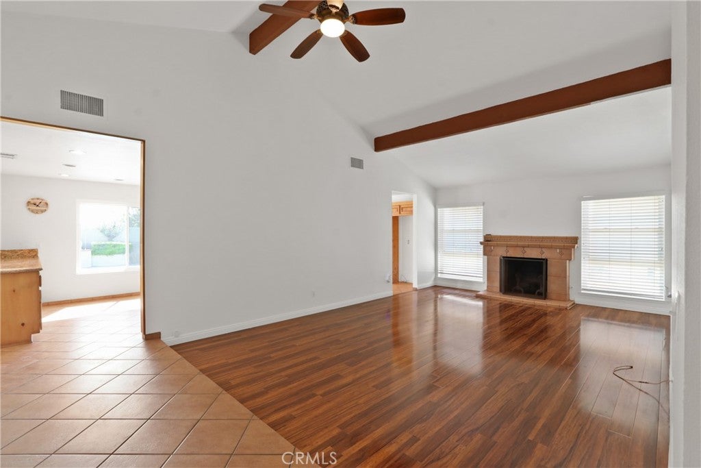 2117 W Ontario